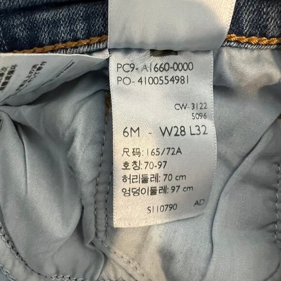 Levi's Classic Bootcut Jeans Womens 6 fits 31x31 Mid Rise Blue Light Wash - Picture 6 of 9